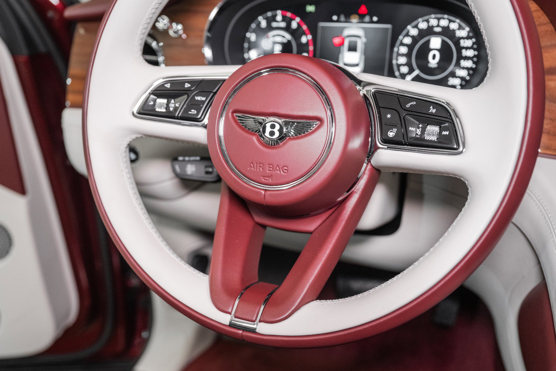 New 2025 Bentley Bentayga image 54