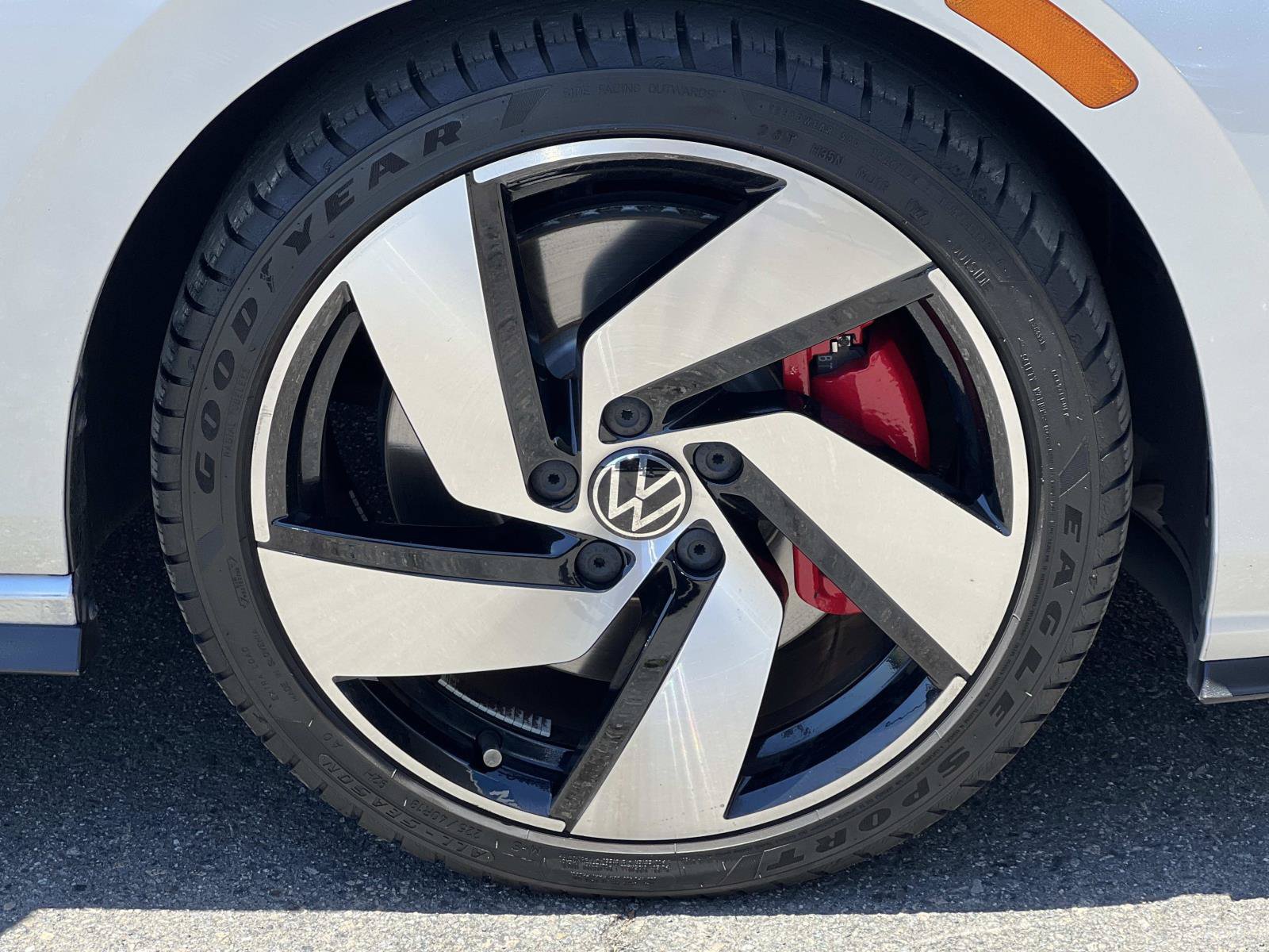 Certified 2022 Volkswagen GTI S FWD image 27