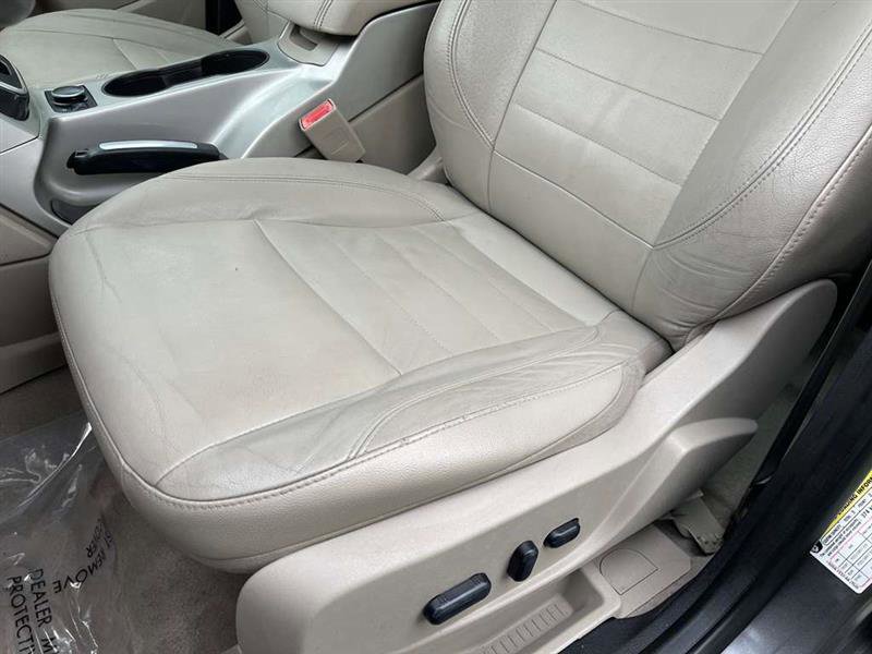 Used 2013 Ford C-MAX SEL image 11