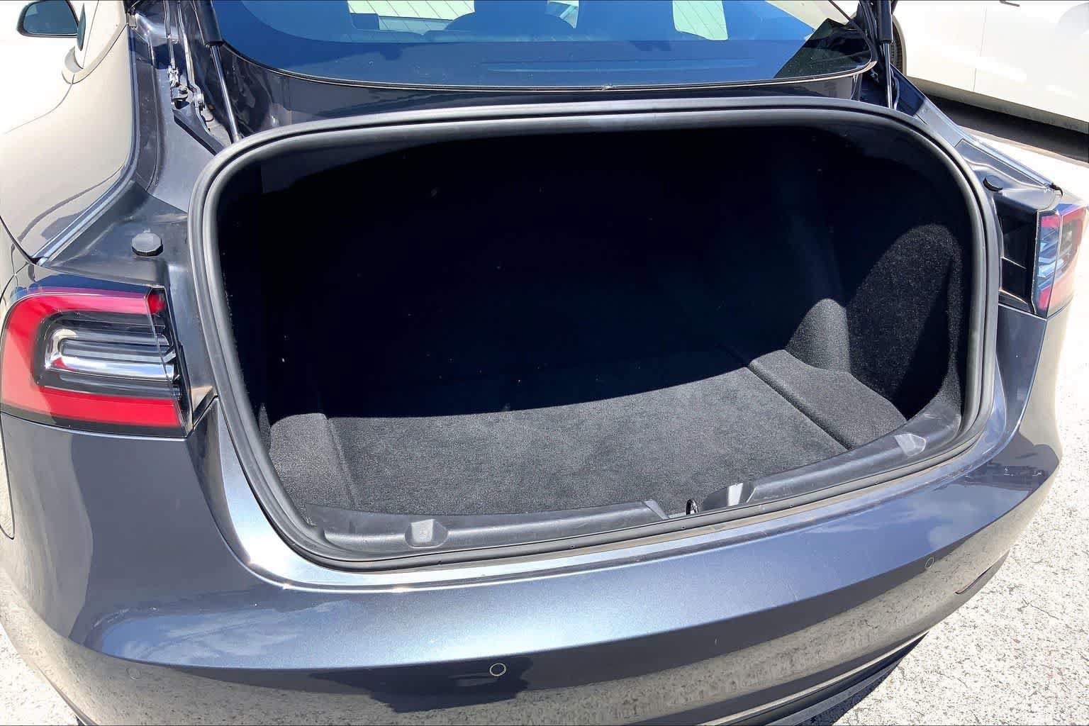 Used 2020 Tesla Model 3 Standard Range Plus RWD image 18