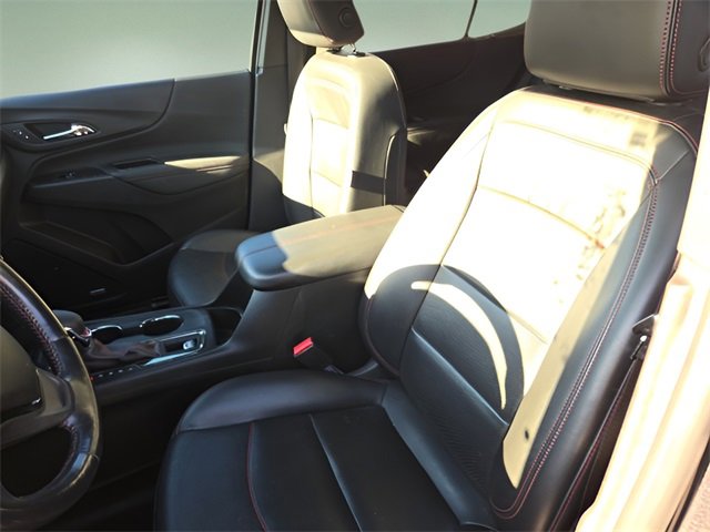 Used 2022 Chevrolet Equinox RS w/ RS Leather Package image 11