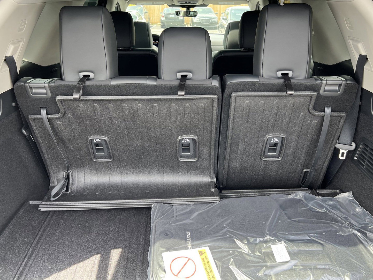 New 2025 Nissan Pathfinder Platinum image 19