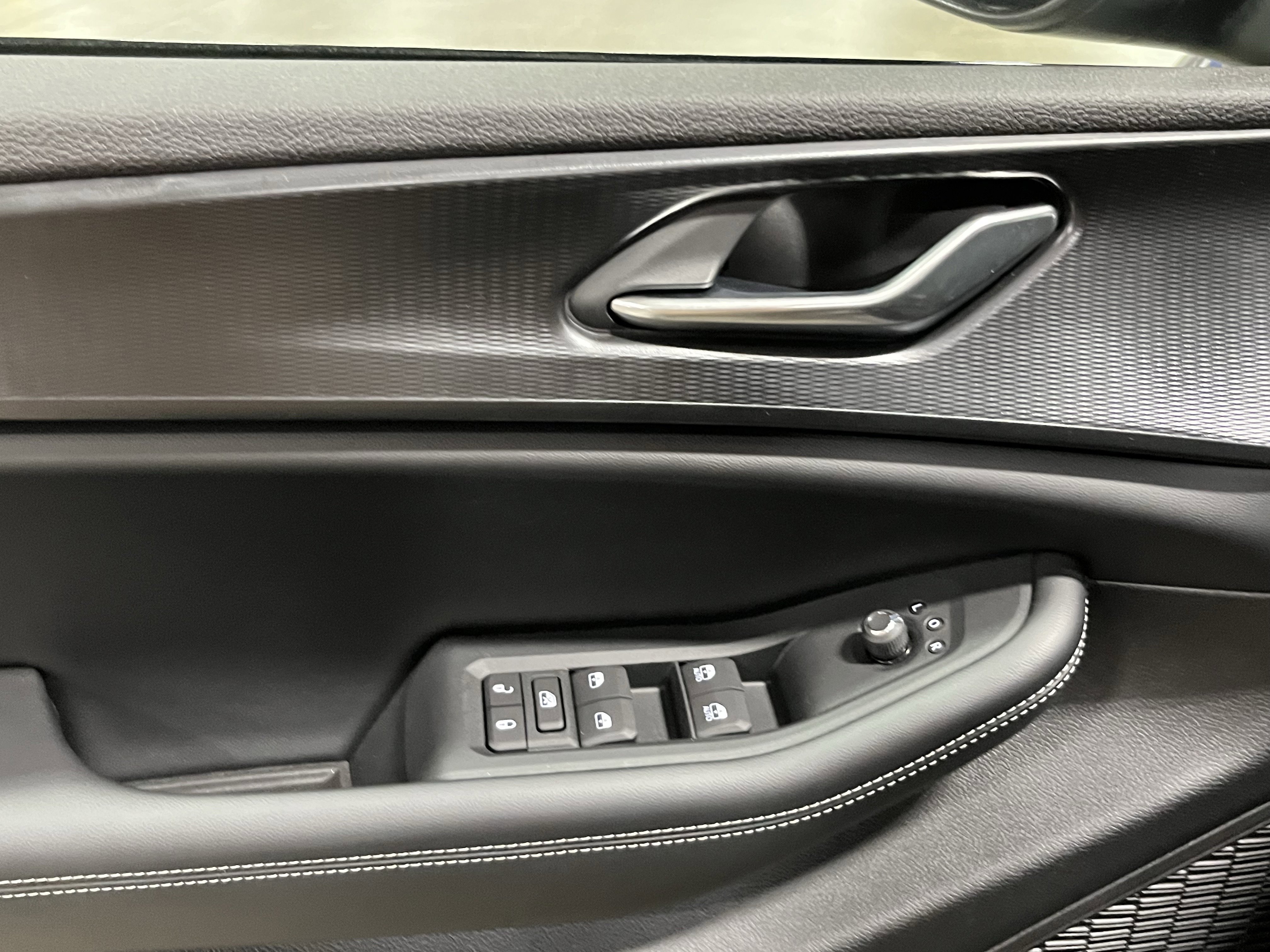 Certified 2025 Jeep Grand Cherokee Laredo X w/ Luxury Tech Group I image 17