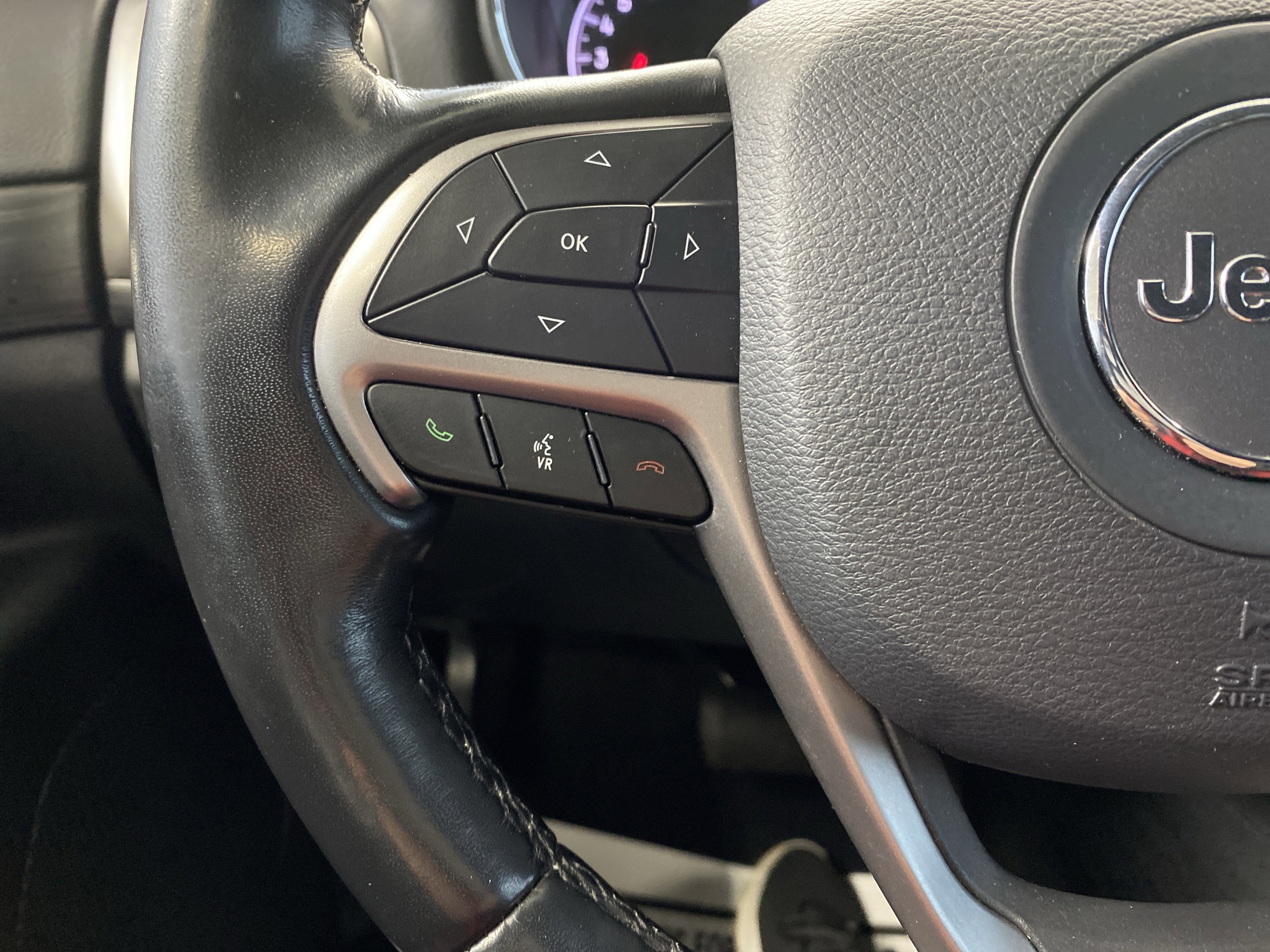 Certified 2020 Jeep Grand Cherokee Altitude image 22