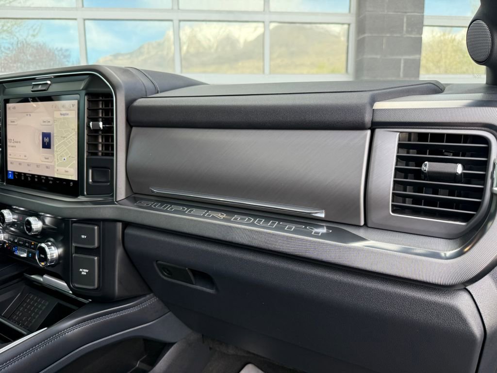 Used 2025 Ford F350 Platinum image 26