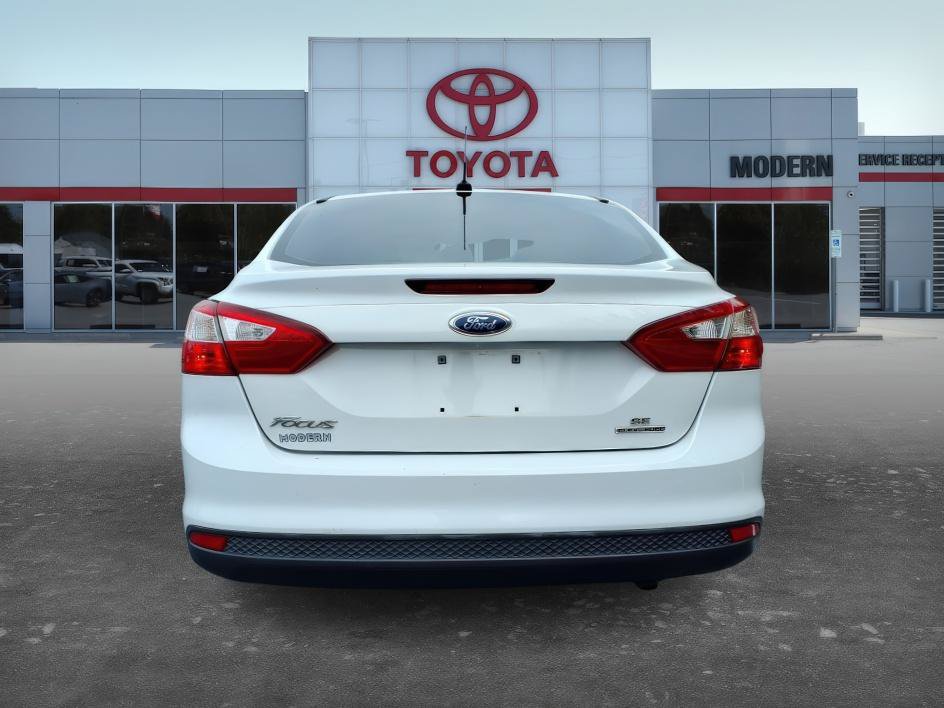 Used 2014 Ford Focus SE FWD image 4
