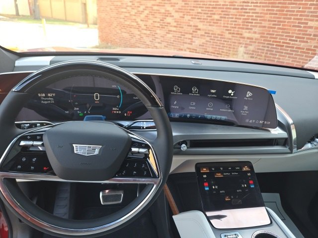 New 2026 Cadillac Vistiq Sport image 11