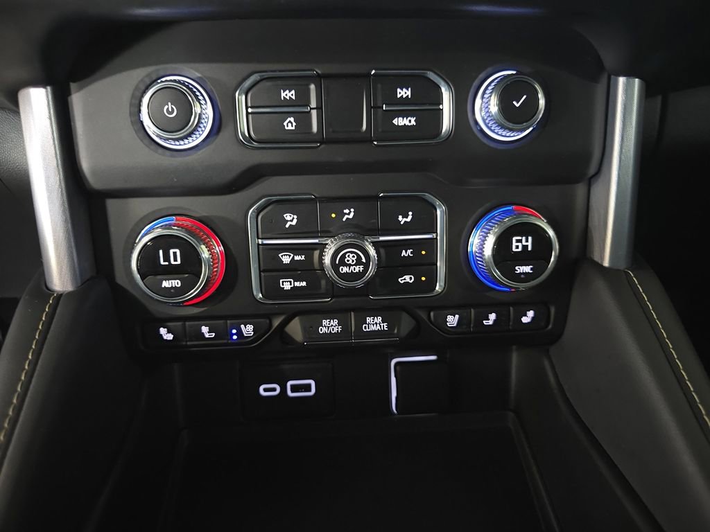 Used 2022 GMC Yukon SLT w/ SLT Luxury Package RWD image 25