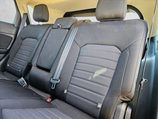 Used 2015 Ford Edge SE image 18