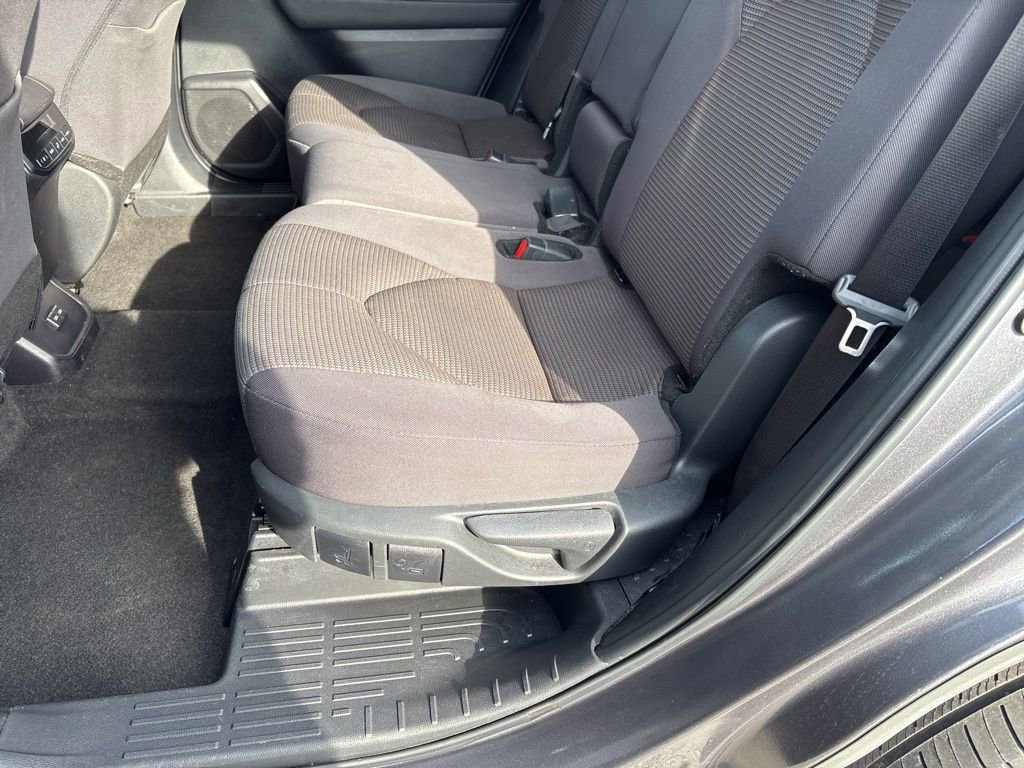 Used 2024 Toyota Highlander LE image 19