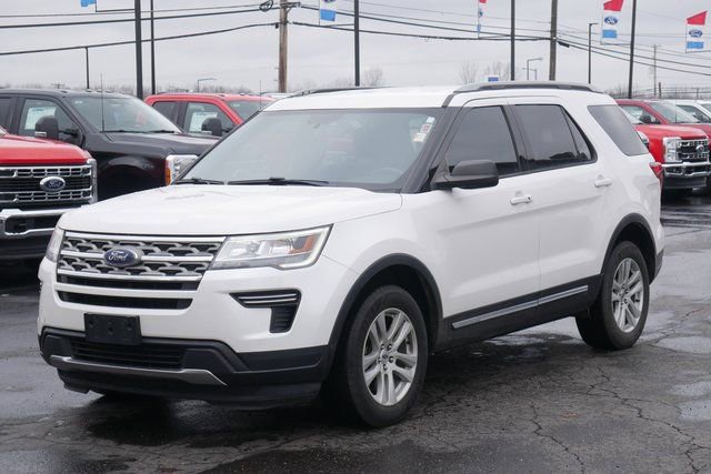 Used 2018 Ford Explorer XLT image 6