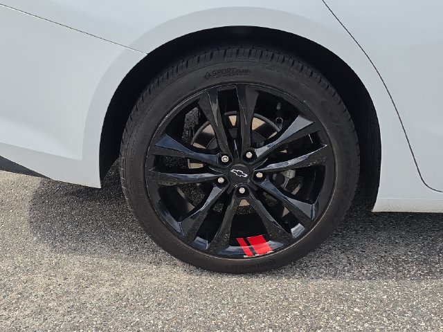 Used 2021 Chevrolet Malibu LT w/ Redline Edition FWD image 5