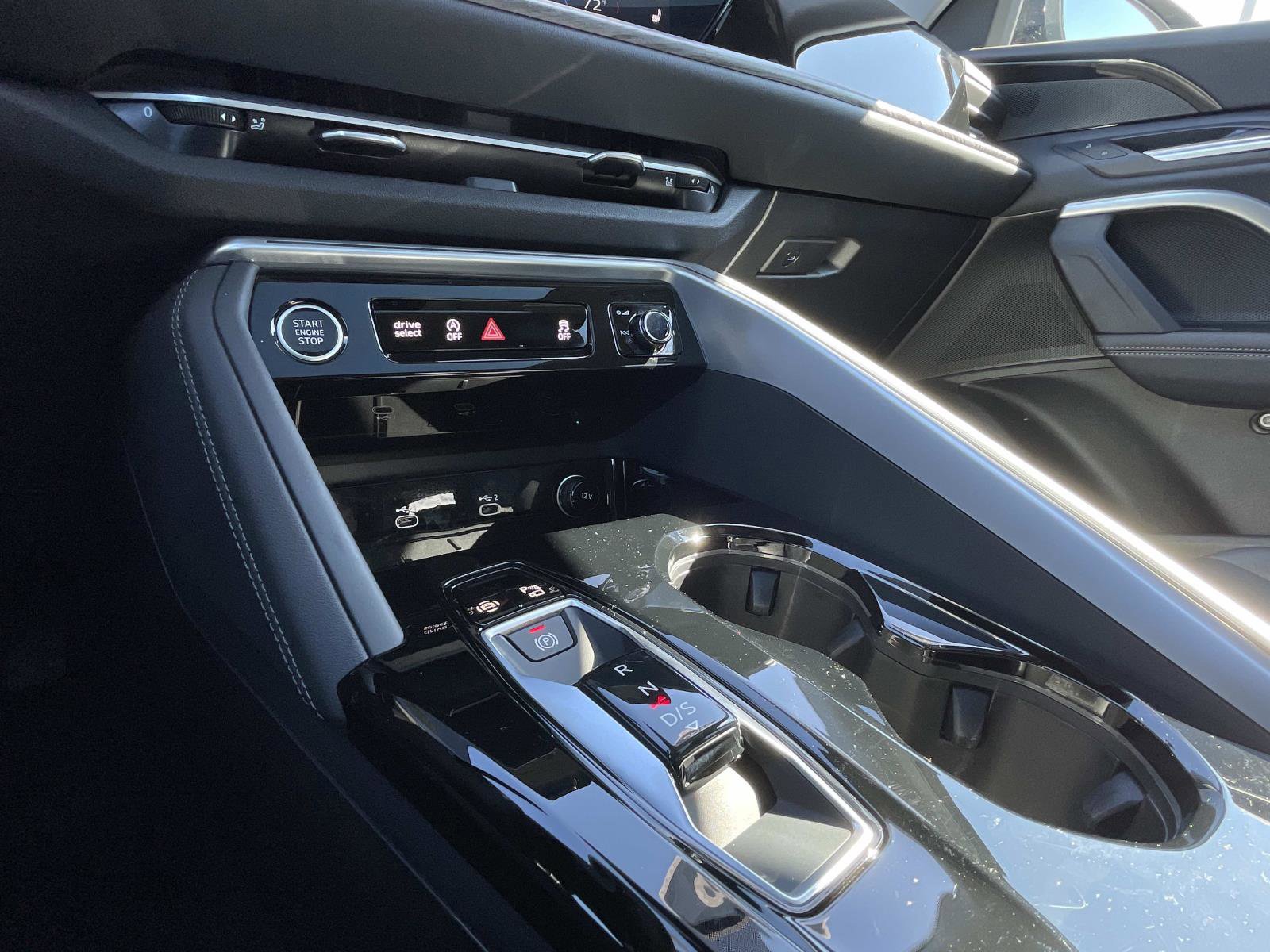 Used 2025 Audi Q5 Premium w/ Convenience Package image 30