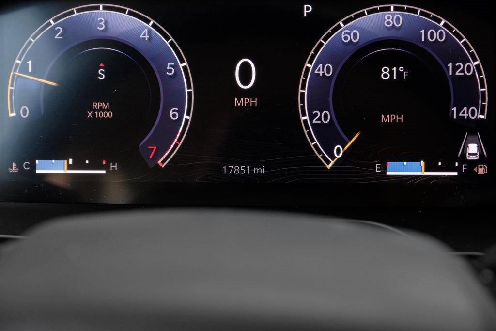Used 2022 Jeep Grand Cherokee Limited image 3