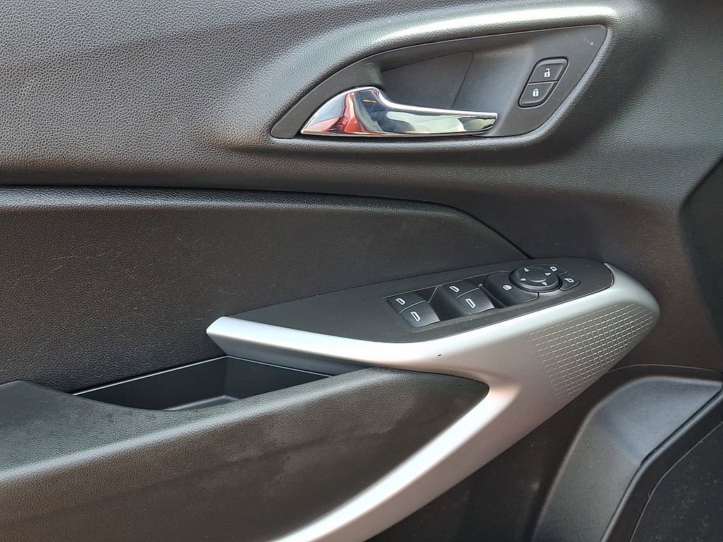 Used 2024 Chevrolet Trax LS w/ LS Convenience Package image 13