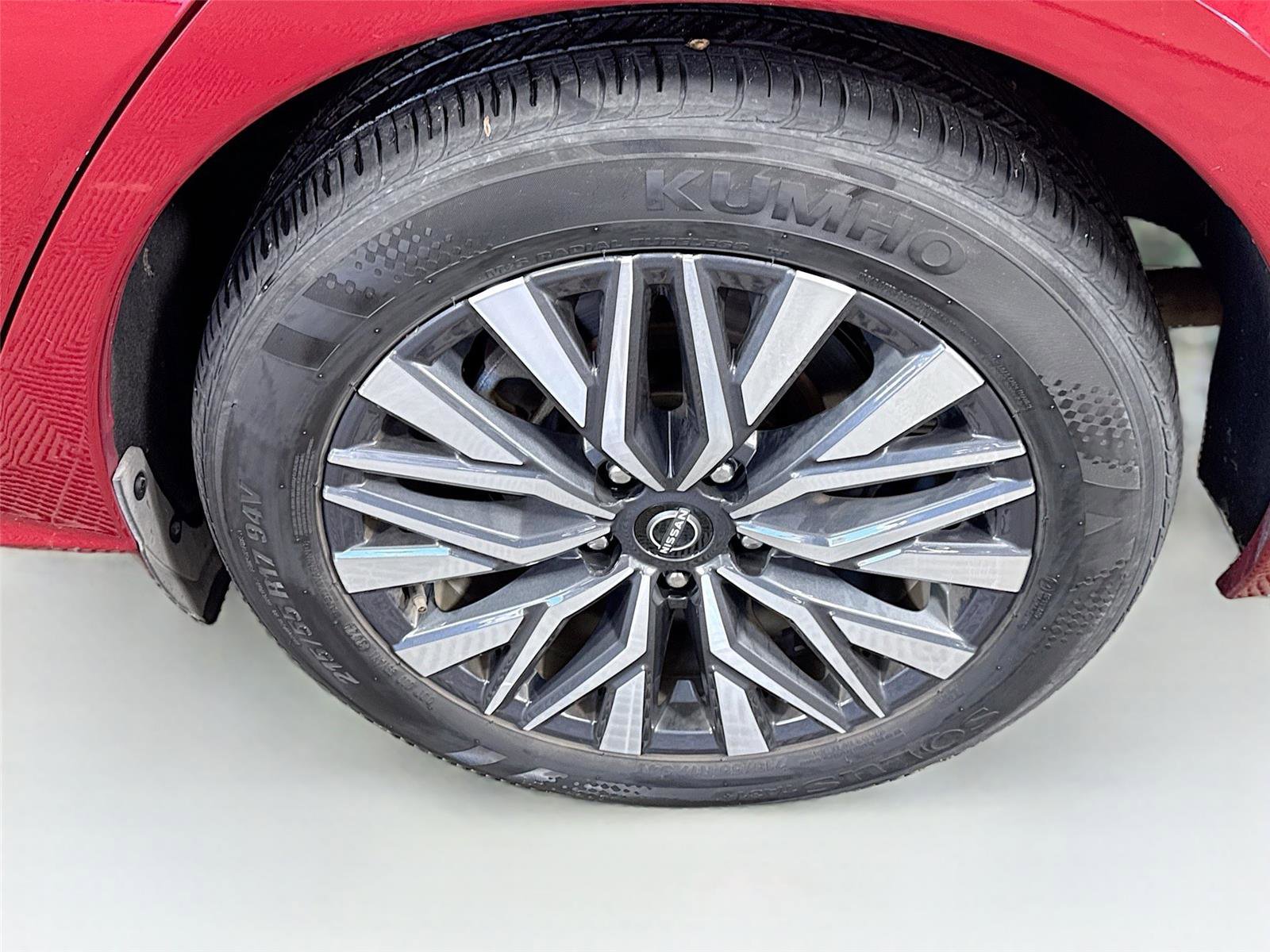 Used 2025 Nissan Altima 2.5 SV FWD image 21
