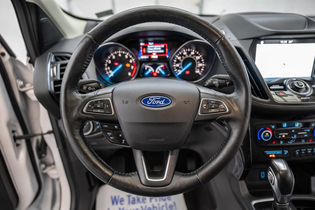 Used 2019 Ford Escape Titanium image 31