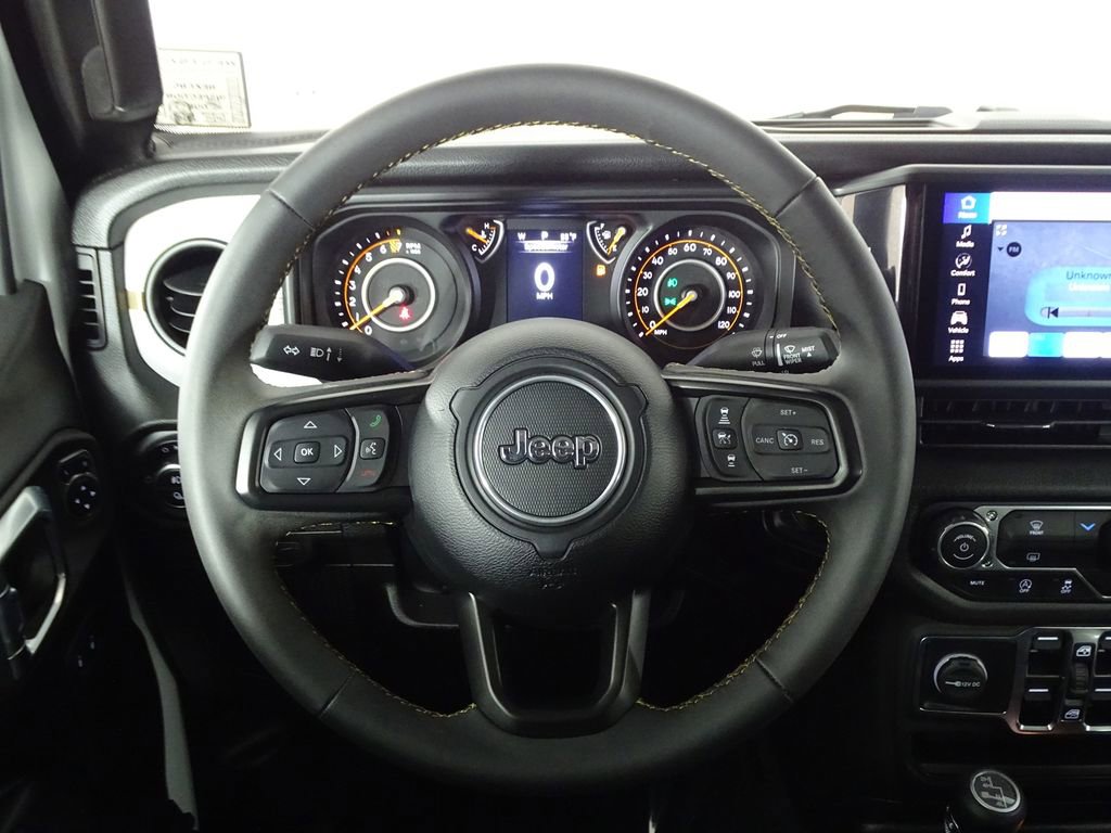 Used 2025 Jeep Gladiator Sport image 16