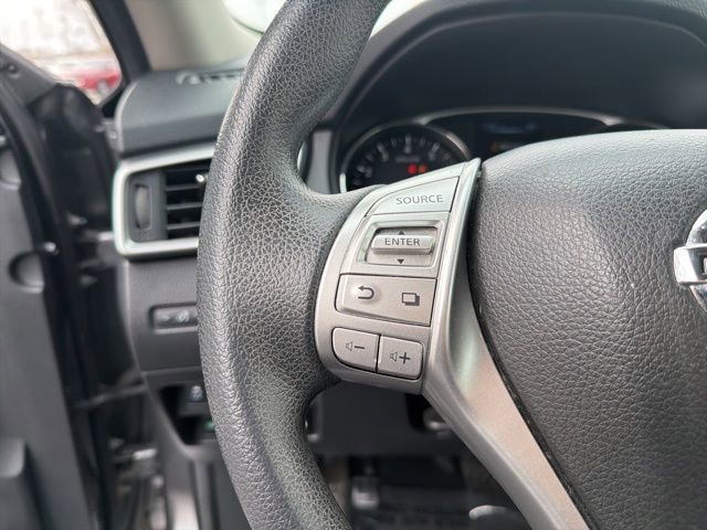 Used 2015 Nissan Rogue SV image 23