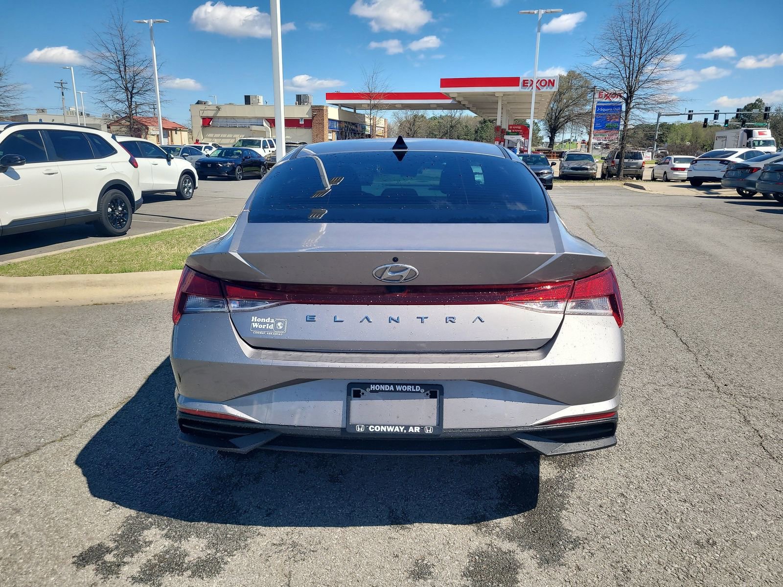 Used 2023 Hyundai Elantra SEL w/ Convenience Package FWD image 4
