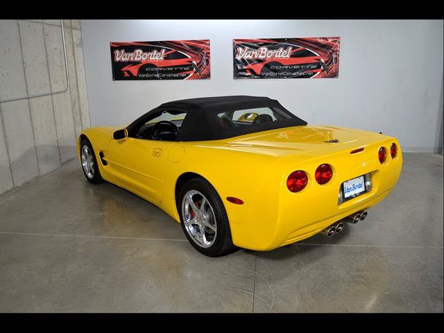 Used 2002 Chevrolet Corvette Convertible w/ Preferred Equipment Group2 RWD image 9
