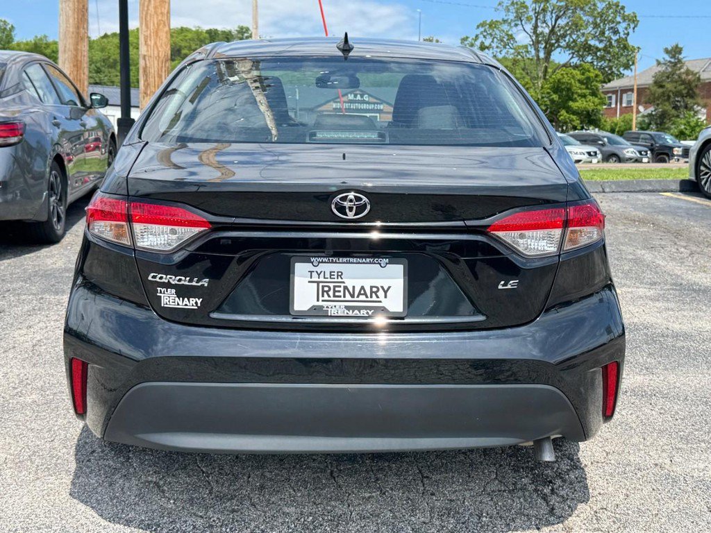 Used 2025 Toyota Corolla LE FWD image 5