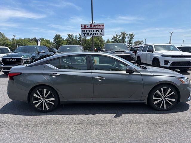 Used 2020 Nissan Altima 2.5 SR w/ Premium Package FWD image 10