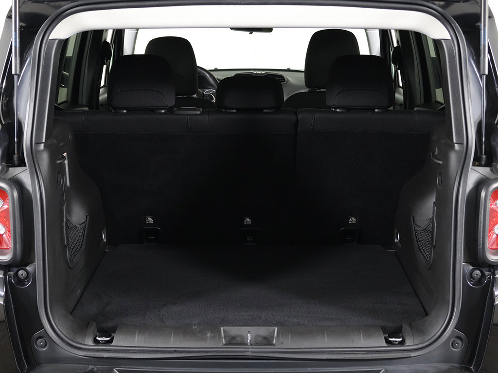 Used 2019 Jeep Renegade Latitude AWD/4WD image 16