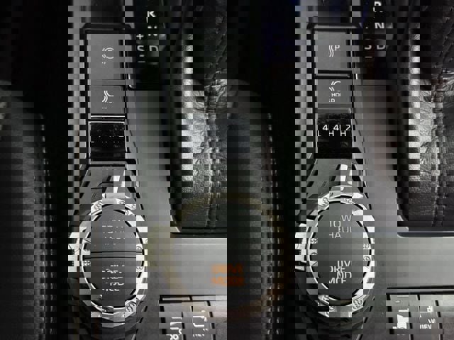 Used 2024 Toyota Tacoma Limited w/ Limited Package (LT) image 19