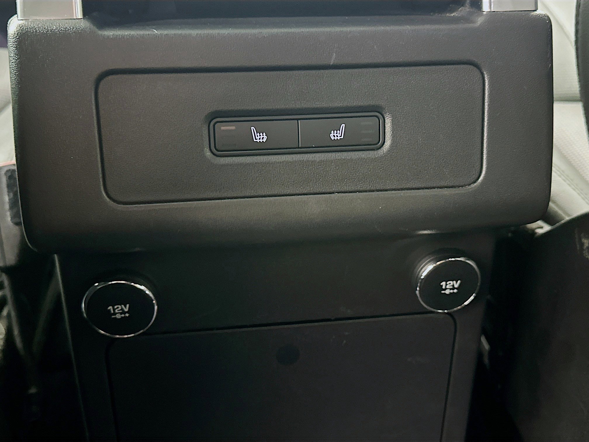 Used 2020 Land Rover Discovery SE image 36