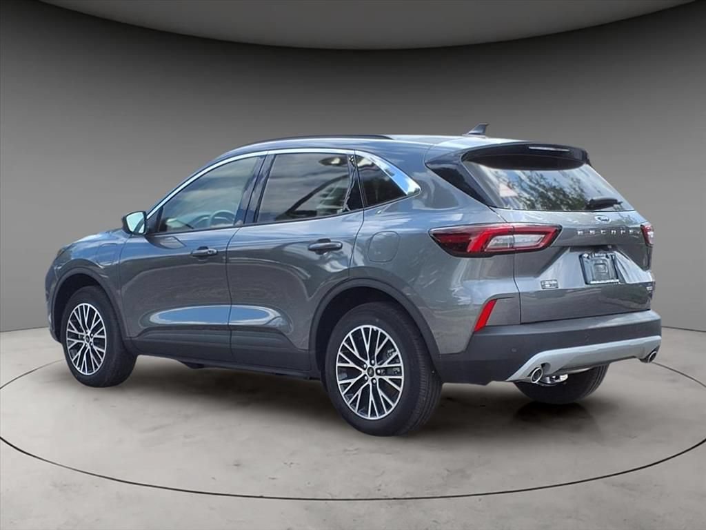 New 2024 Ford Escape SE FWD image 3
