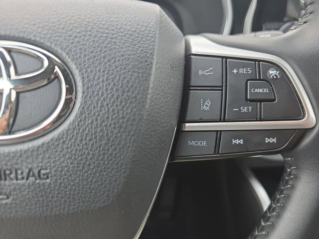 Used 2025 Toyota Highlander XSE image 19