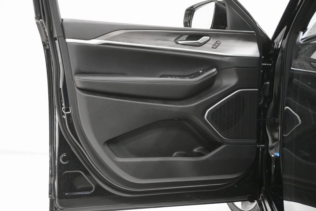 New 2026 Jeep Grand Cherokee Limited image 14