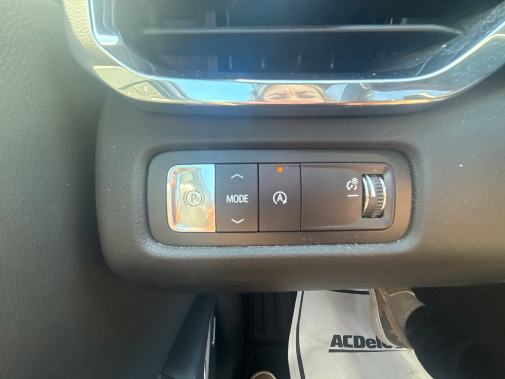 Used 2026 GMC Acadia Elevation w/ Elevation Premium Package FWD image 29