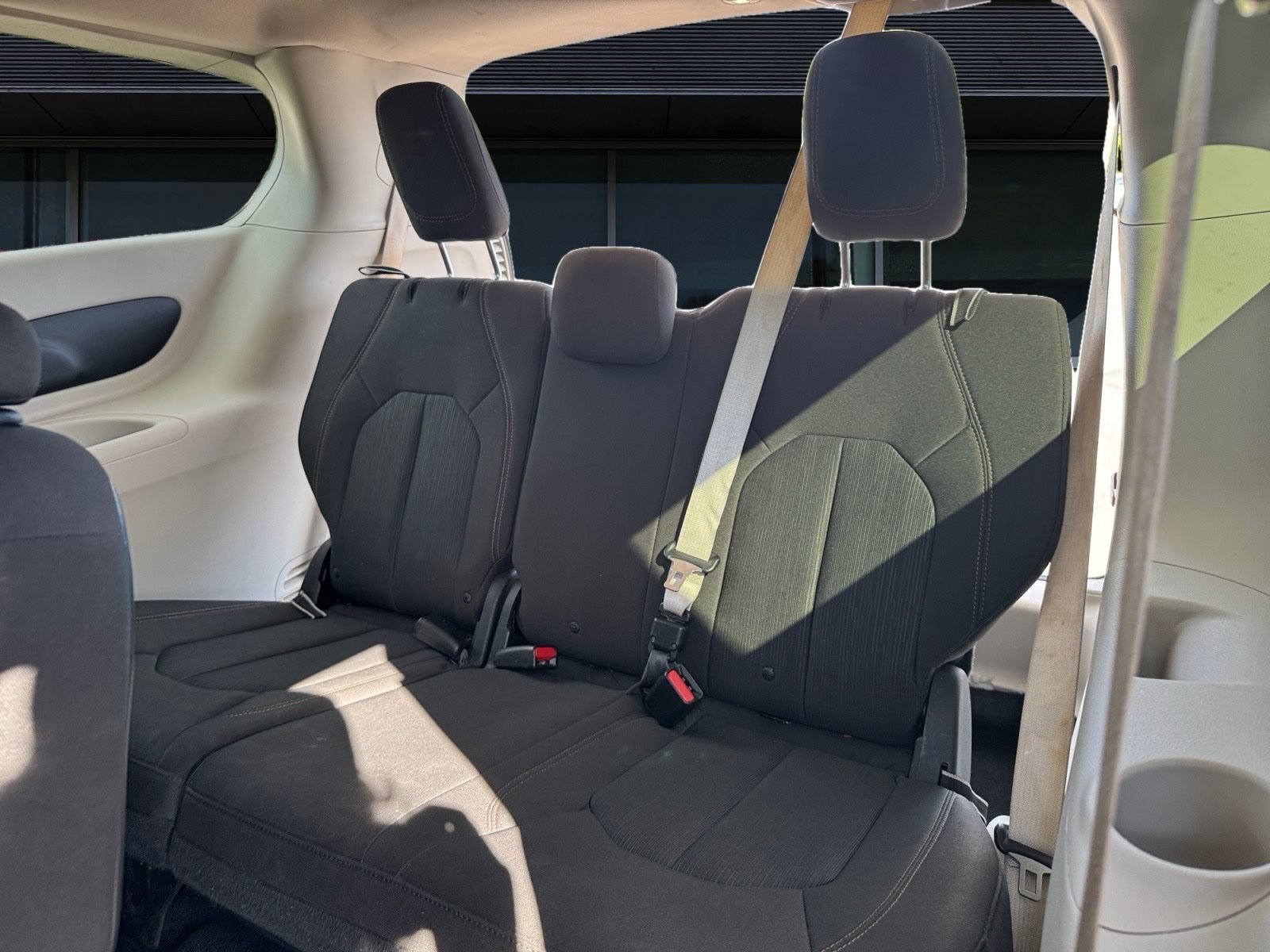 Used 2018 Chrysler Pacifica Touring w/ Tire & Wheel Group FWD image 15