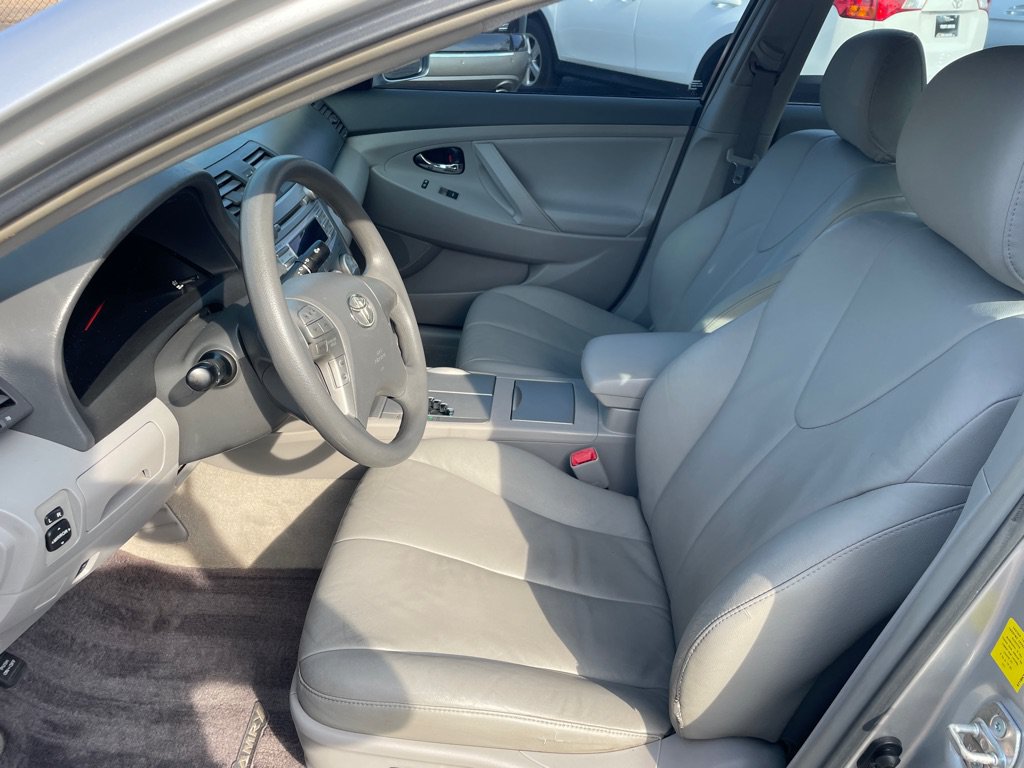 Used 2011 Toyota Camry LE w/ LE Extra-Value Pkg FWD image 12