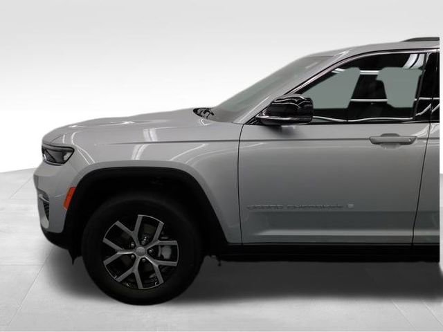 Used 2025 Jeep Grand Cherokee Limited image 18