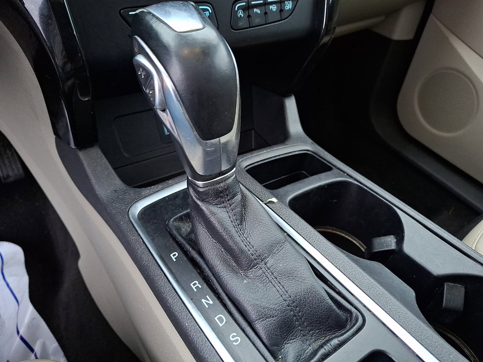 Used 2018 Ford Escape Titanium image 17