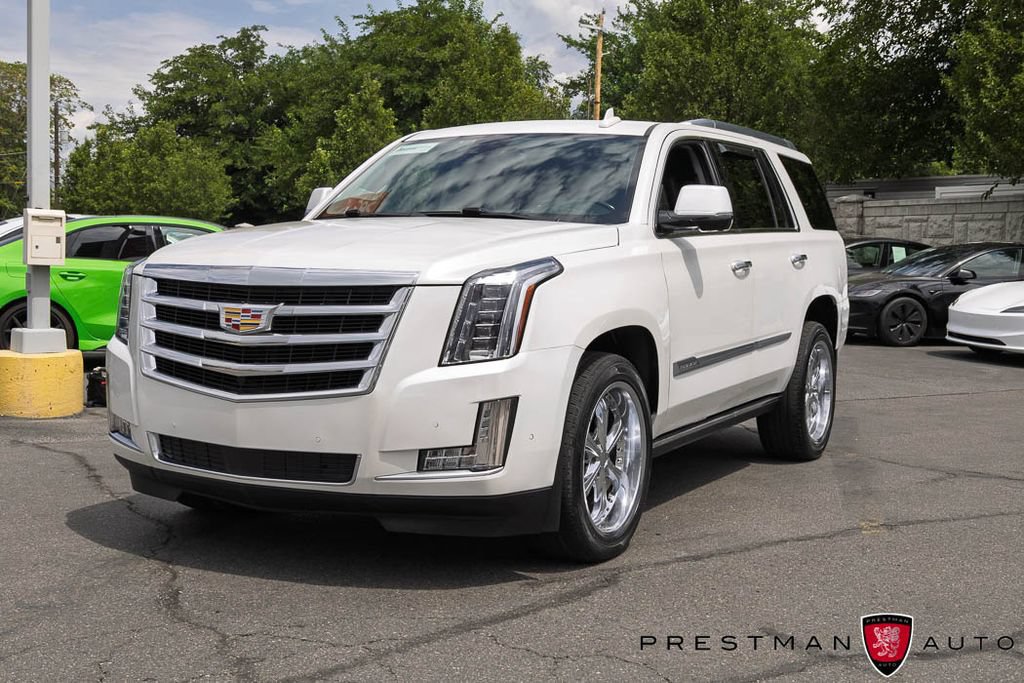 Used 2020 Cadillac Escalade Premium Luxury AWD/4WD image 19