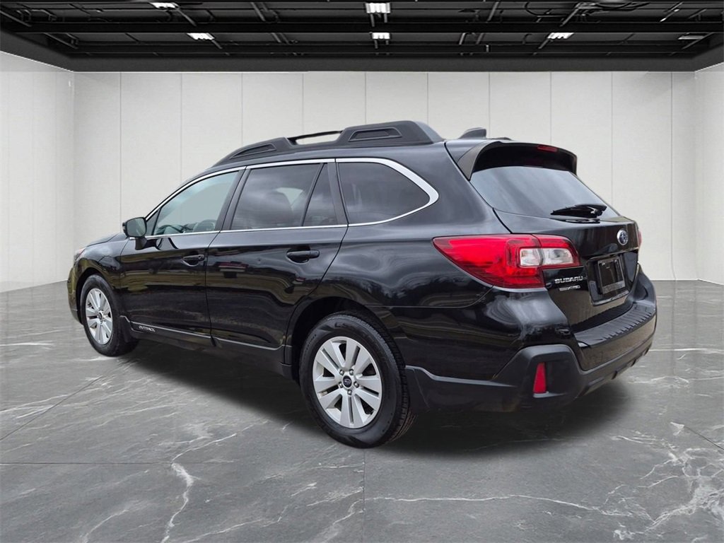 Used 2018 Subaru Outback 2.5i Premium image 3