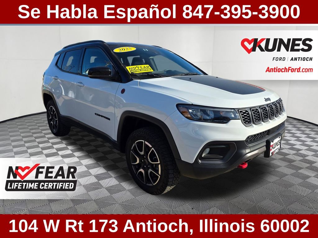 Used 2025 Jeep Compass Trailhawk AWD/4WD image 1