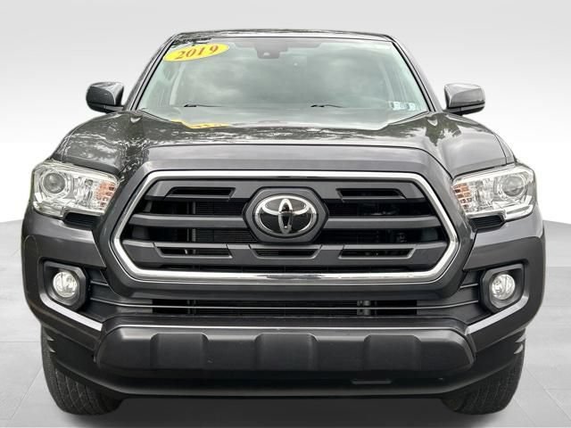 Used 2019 Toyota Tacoma SR5 AWD/4WD image 8