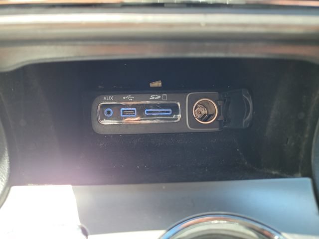 Used 2017 Jeep Grand Cherokee Altitude AWD/4WD image 33