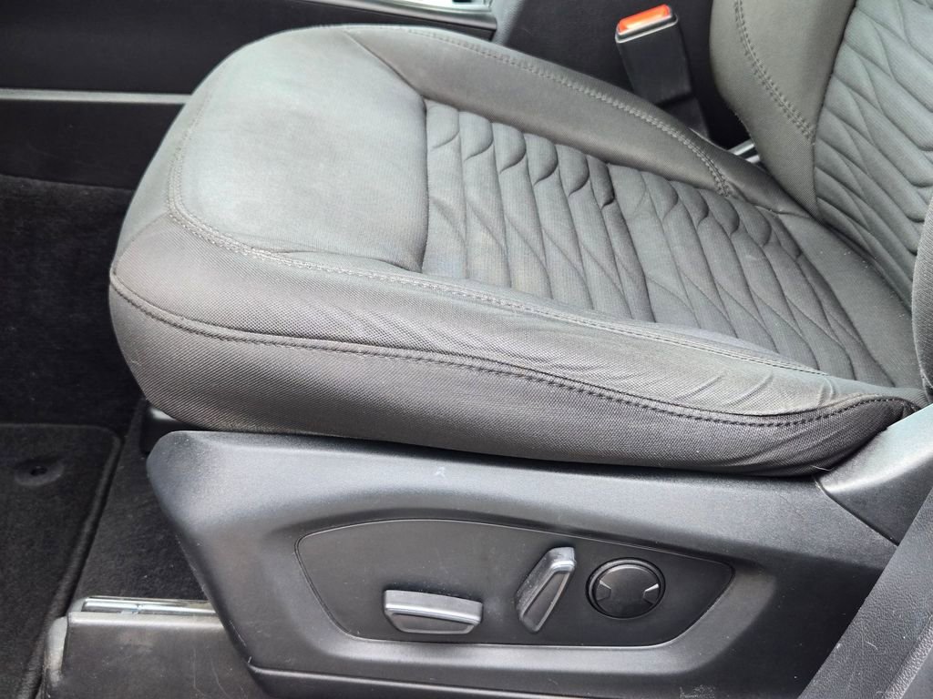 Used 2021 Ford Explorer XLT image 21