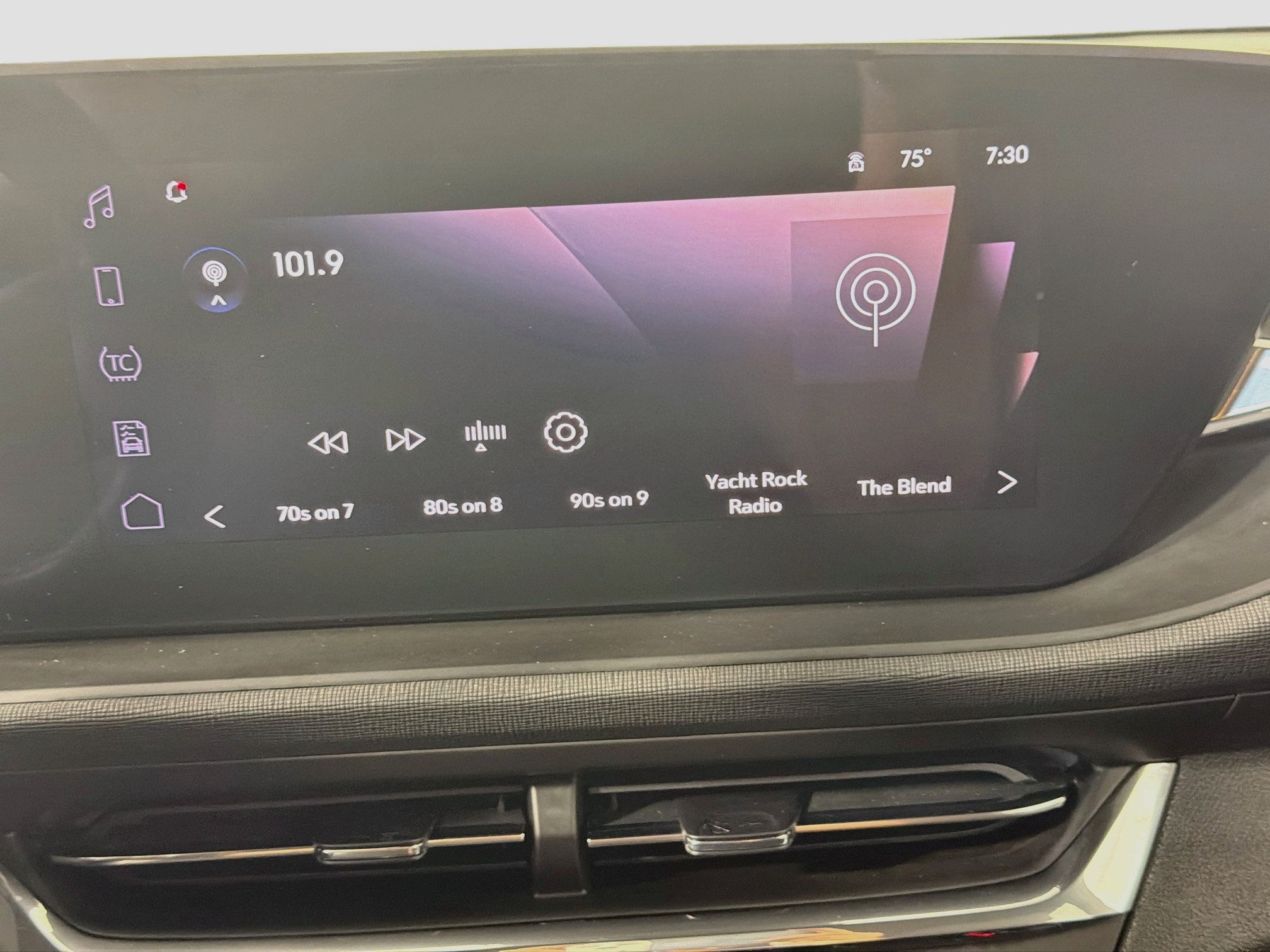 Used 2025 Buick Envista Preferred w/ Convenience I Package FWD image 21