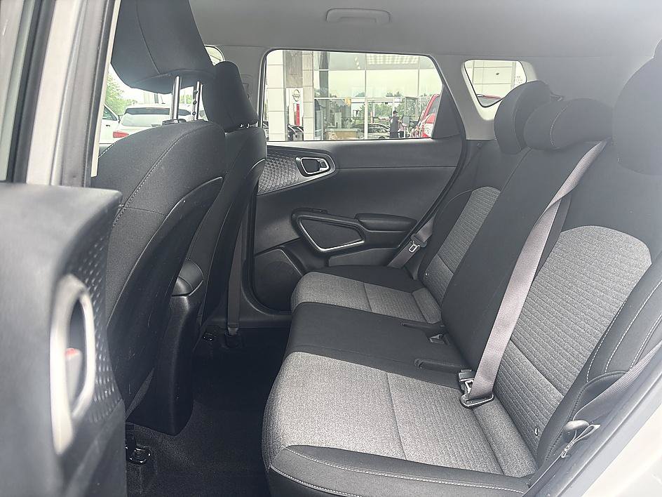 Used 2020 Kia Soul S FWD image 21