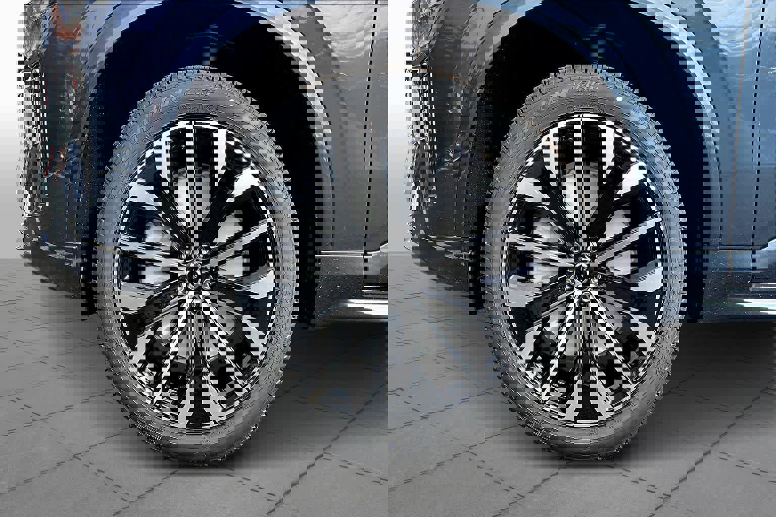 New 2026 Volvo XC90 B6 Ultra w/ Protection Package Premier image 16