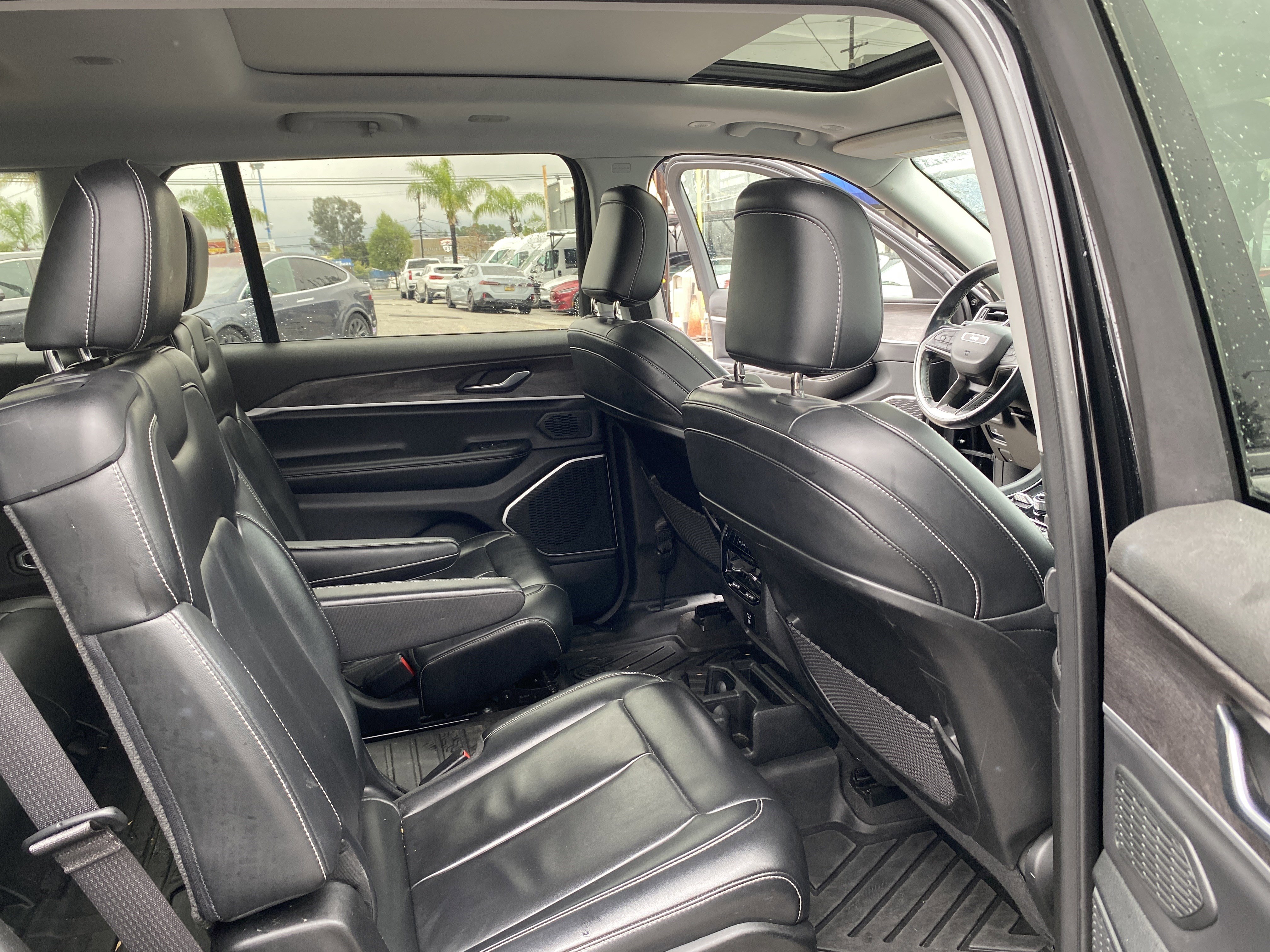 Used 2021 Jeep Grand Cherokee L Limited AWD/4WD image 28