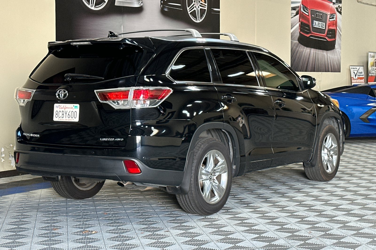 Used 2016 Toyota Highlander Limited AWD/4WD image 4