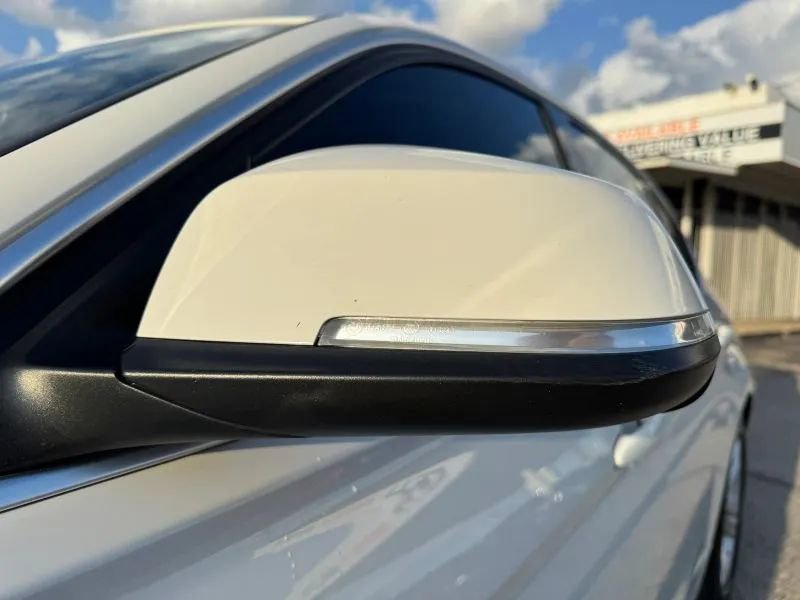 Used 2018 BMW 330i Sedan RWD image 10